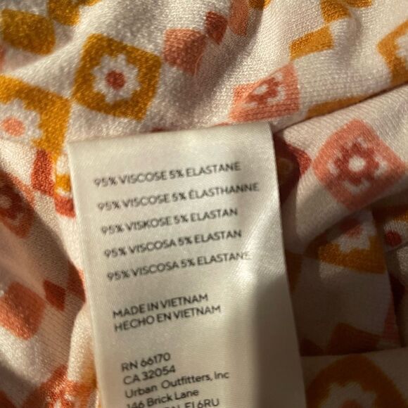 NWT Shayla Halter jumpsuit size S
NWT 
Retail $148 - Picture 8 of 9